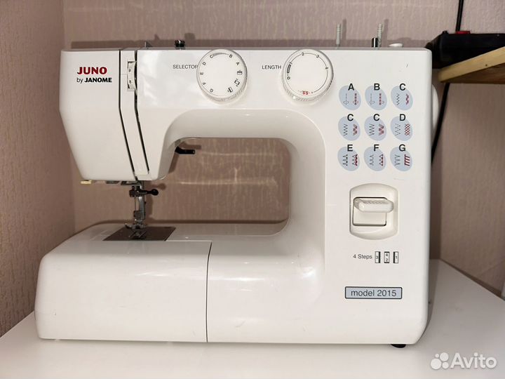 Швейная машина Janome 2015