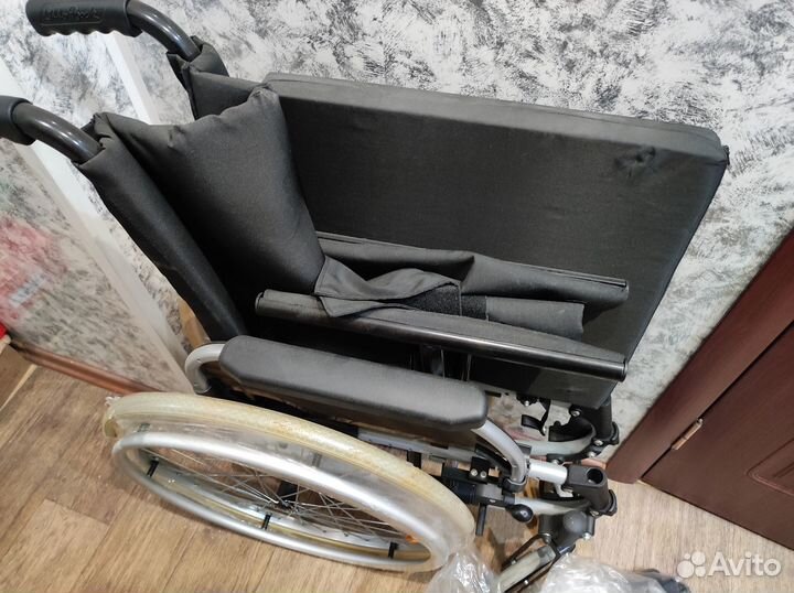 Инвалидная коляска новая