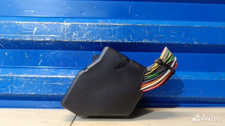 Блок предохранителей левый Audi A4 B5 1.6 ADP 1997