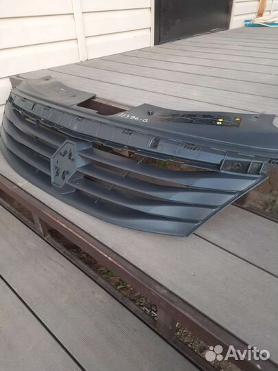 Решетка радиатора renault logan 1 faza2