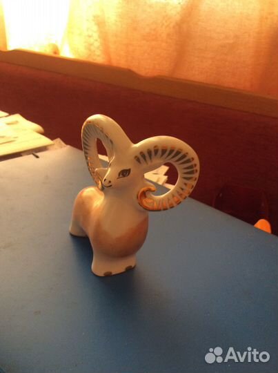 Фарфоровая статуэтка Муфлон