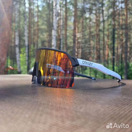 Очки oakley sutro