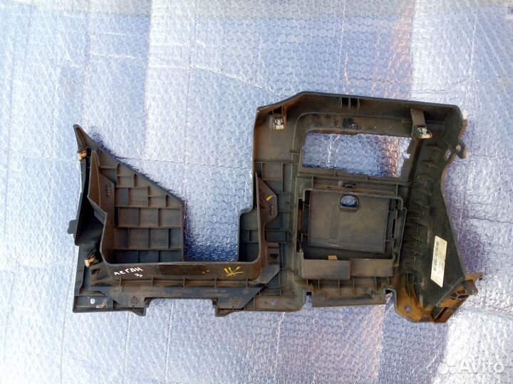 Накладка торпедо под колени Renault Megane 3