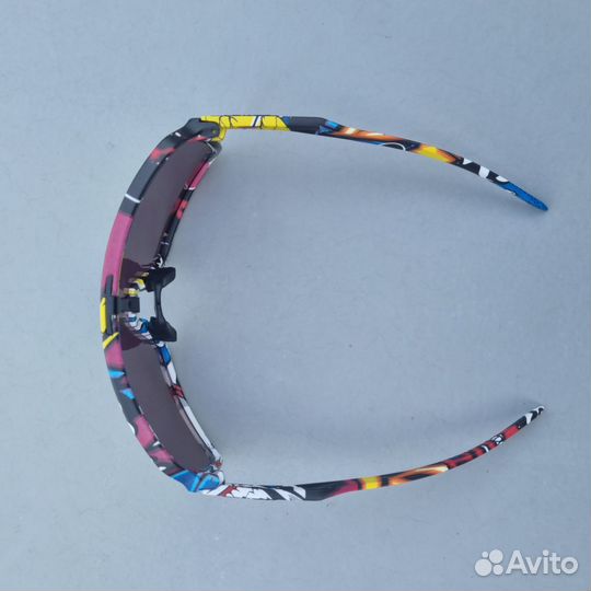 Солнцезащитные очки спортивные