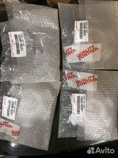 Колпак ступицы диска lexus 4260B60201