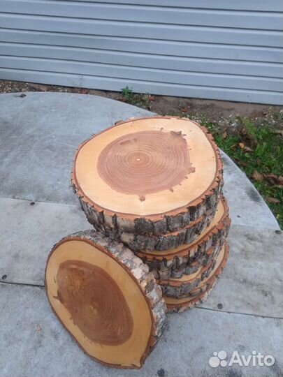 Подставки и игрушки из спилов дерева