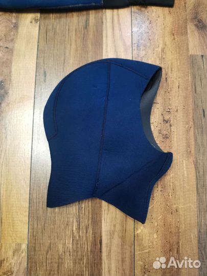 Сухой гидрокостюм для дайвинга