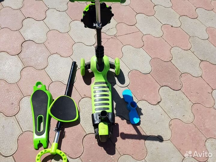 Самокат детский трехколесный с сиденьем б/у