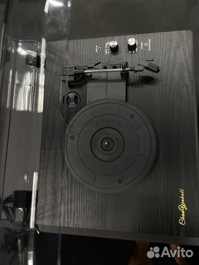 Виниловый проигрыватель