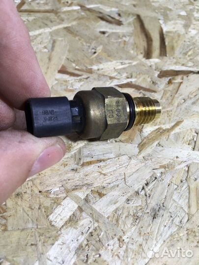 Датчик давления масла гидроусилителя Ford Focus