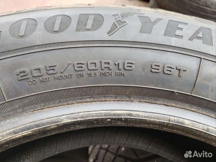 Goodyear Ultra Grip Ice Arctic 2 205/60 R16 96T