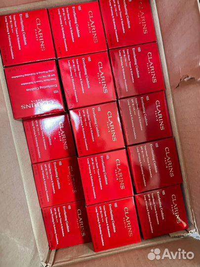 Clarins кушон устойчивый тональный крем SPF50