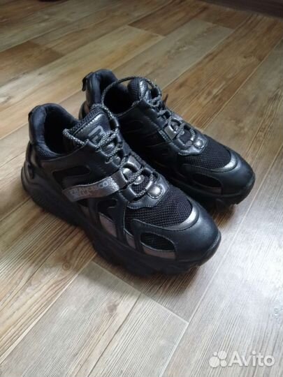 Кроссовки для девочки