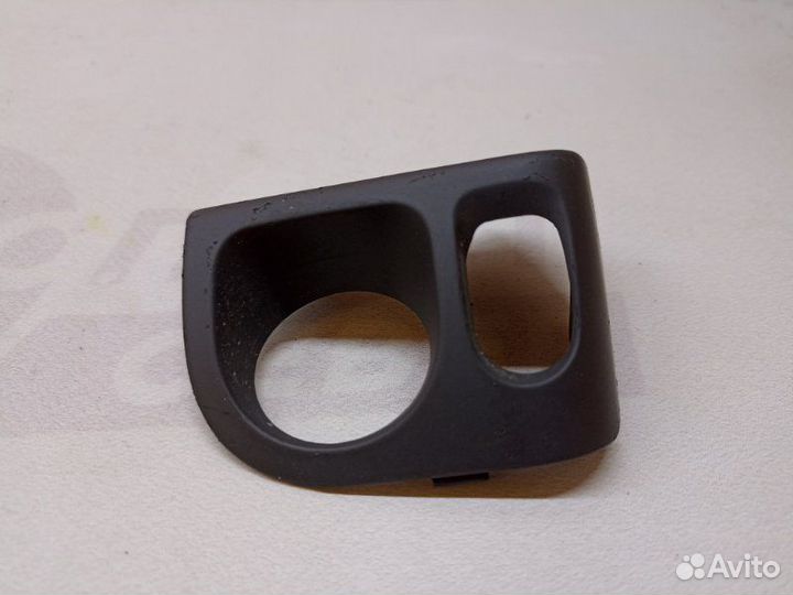 Накладка декоративная правая Volkswagen Touareg 7L