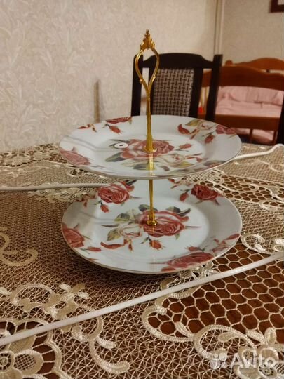 Ваза для фруктов и конфет на ножке