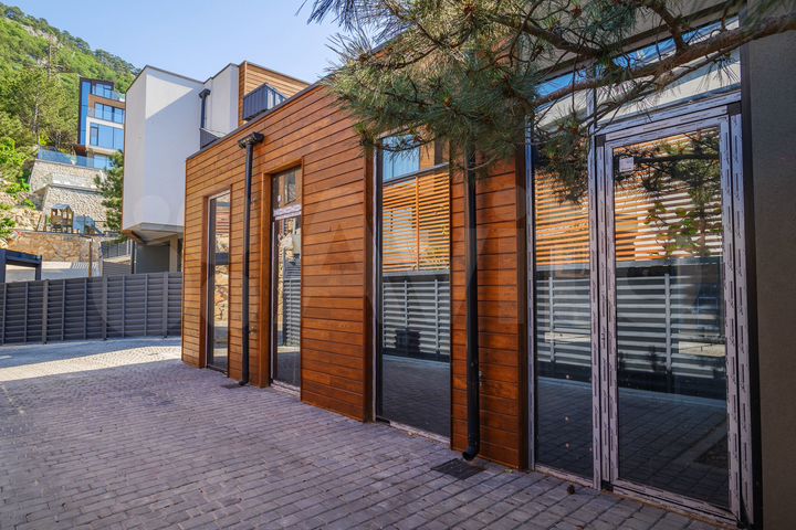 Коттедж 147 м² на участке 2,3 сот.