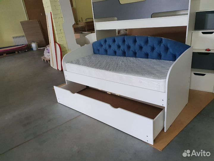 Детская кровать с 2-мя спальными местами