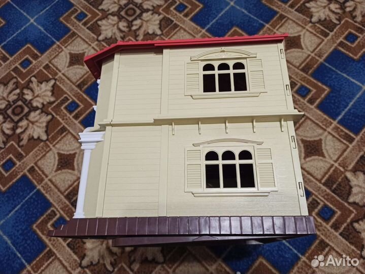 Домик кукольный