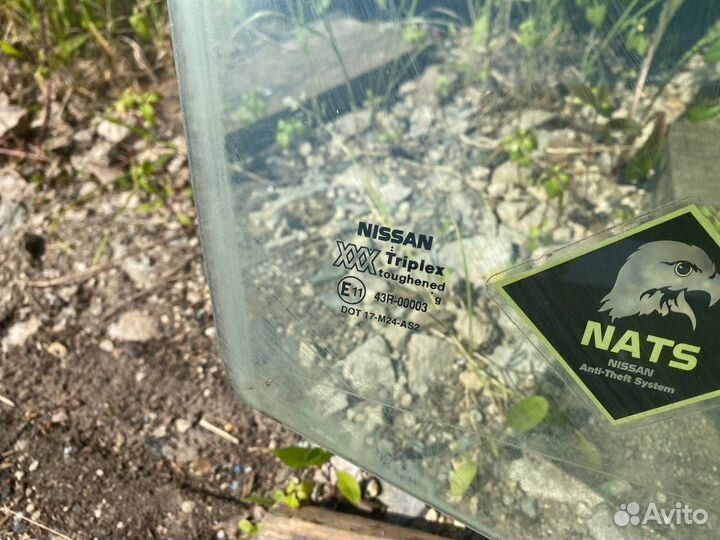 Стекло дверное переднее правое Nissan Primera P11