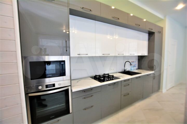 Дом 185 м² на участке 7 сот.