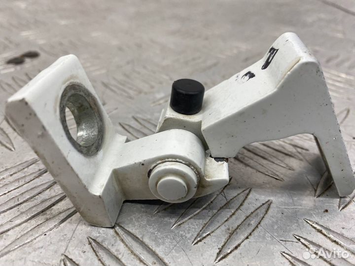 Б/У петля двери задний правый Volkswagen Polo 602