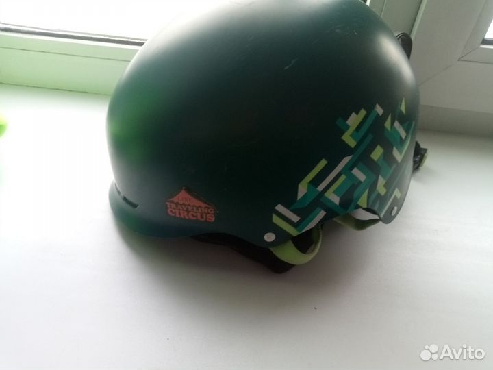 Горнолыжный шлем