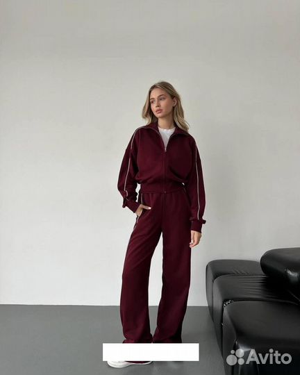 Костюм женский спортивный