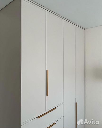 Шкаф распашной с фрезеровкой