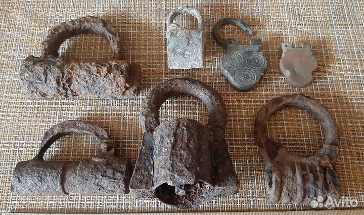 Замочки,ключики,кованные гвозди