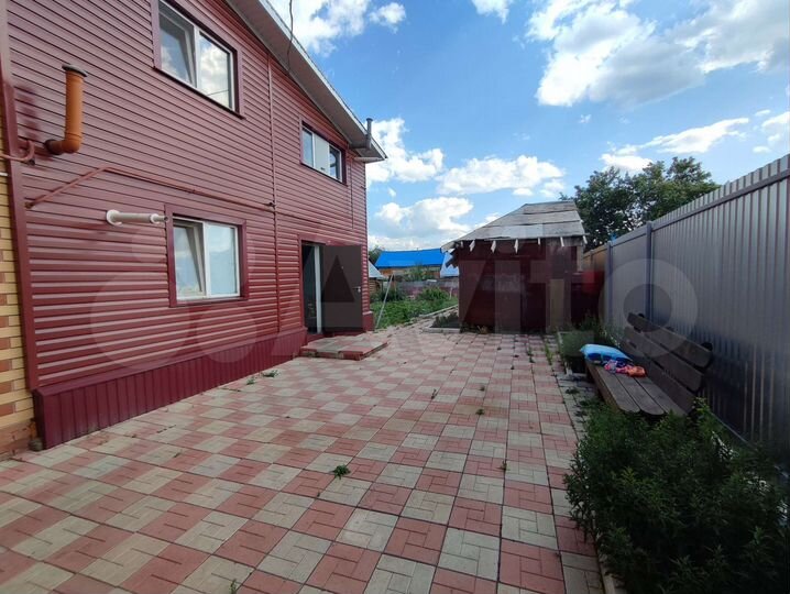 Коттедж 250 м² на участке 5 сот.