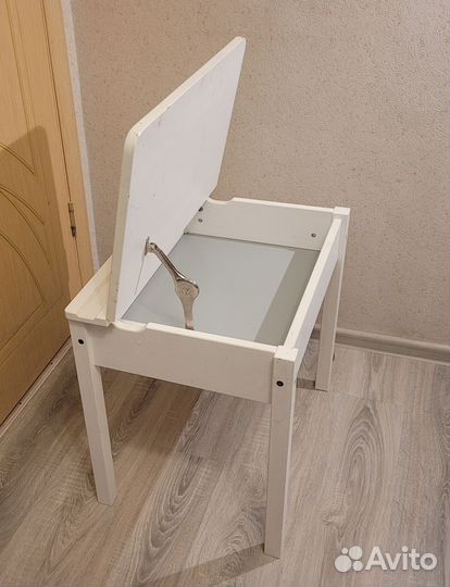 Стол IKEA sandvik 56х45х60 см