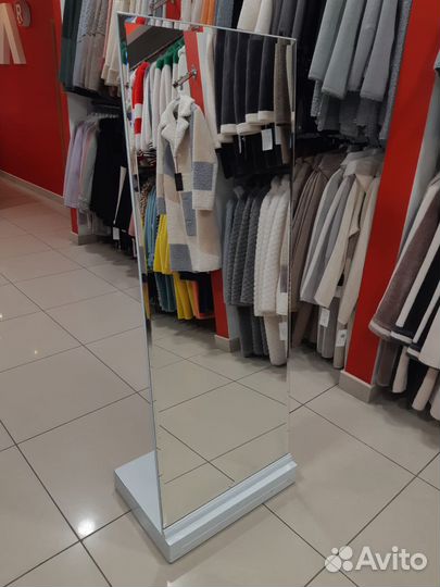 Зеркало напольное