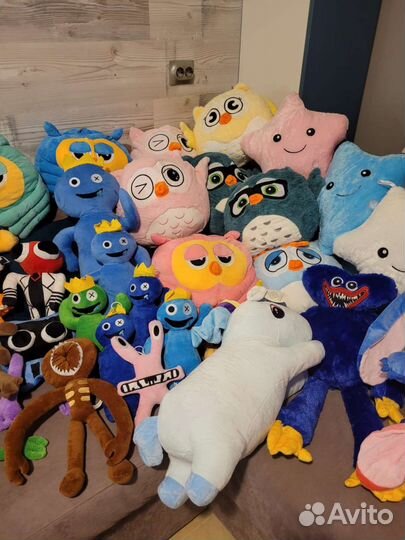 Сова с пледом, друзья радужные, брелки