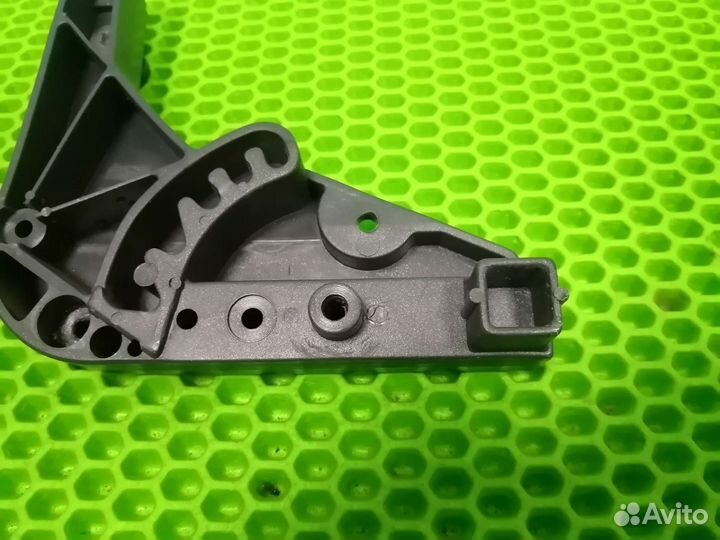 Механизм регулировки спинки Inglesina