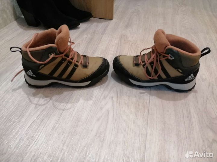 Прадам кросовки Адидас оригинал