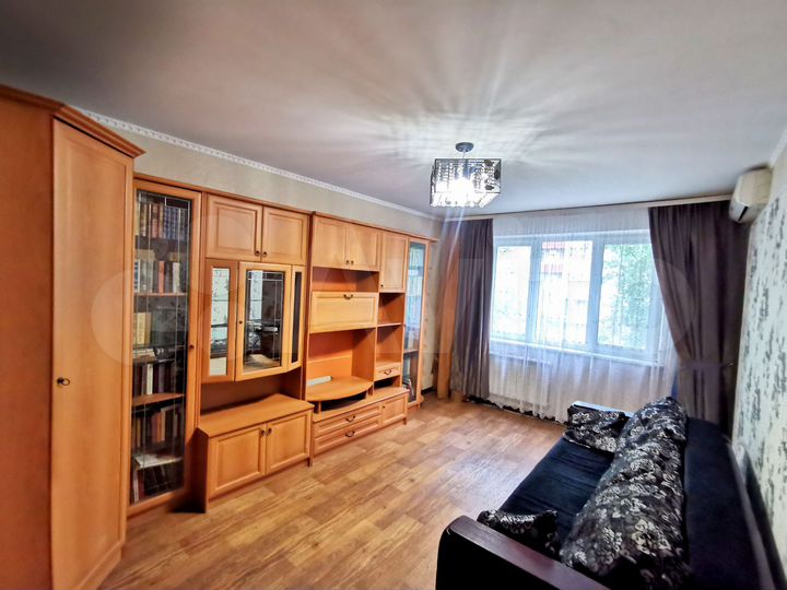 2-к. квартира, 52 м², 2/9 эт.