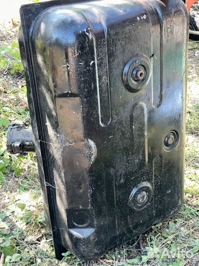 Бензобак грузовика