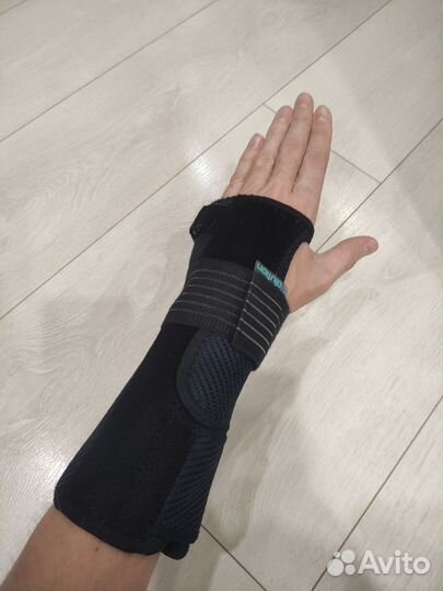 Бандаж компрессионный на лучезапястный сустав