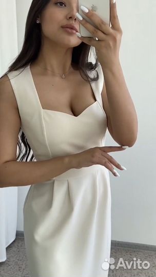 Платье бежевое