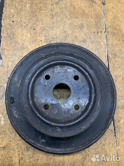 Шкив помпы Mitsubishi Shogun внедорожник 6G72 1995