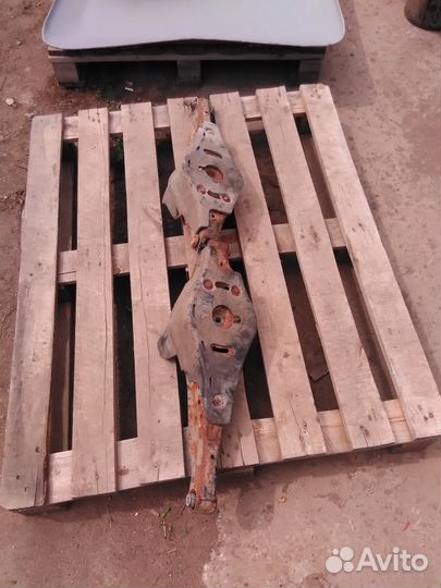 Рычаг задней подвески поперечный нижний Пассат Б6