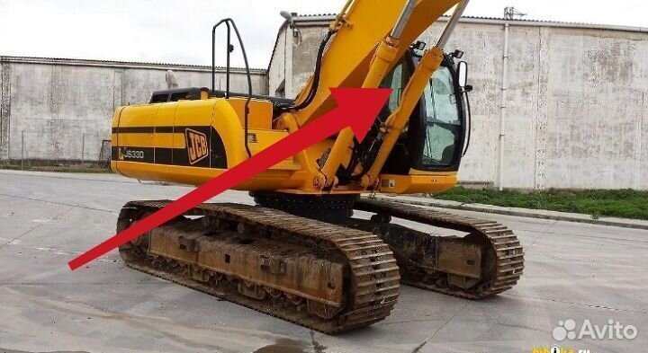 Стекло кузовное правое возле стрелы на JCB JC 220