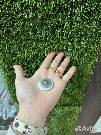 Apple AirTag новый