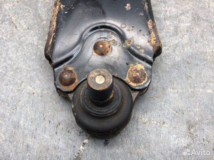 Рычаг левый Ford Fusion