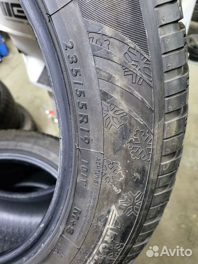 Dunlop SP Winter Sport 4D 235/55 R19 и 255/50 R19