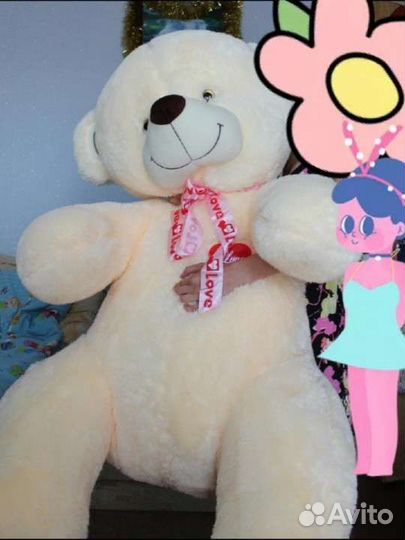 Большой мягкий плюшевый медведь