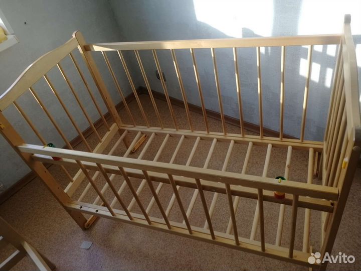 Детская кроватка