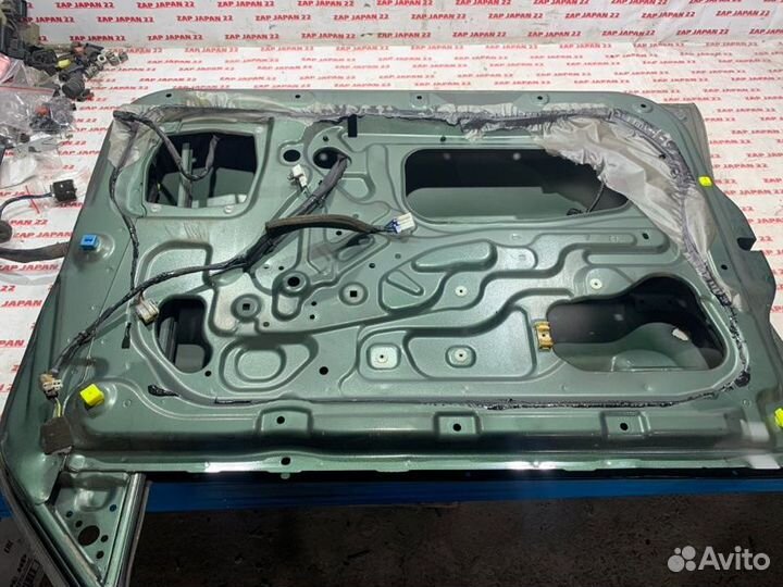 Дверь передняя левая Mitsubishi Challenger K96