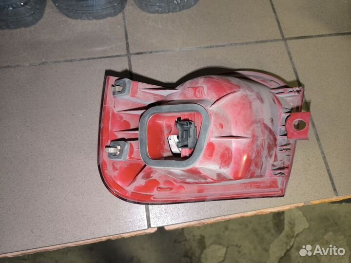 Фара задняя левая Passat b6 universal