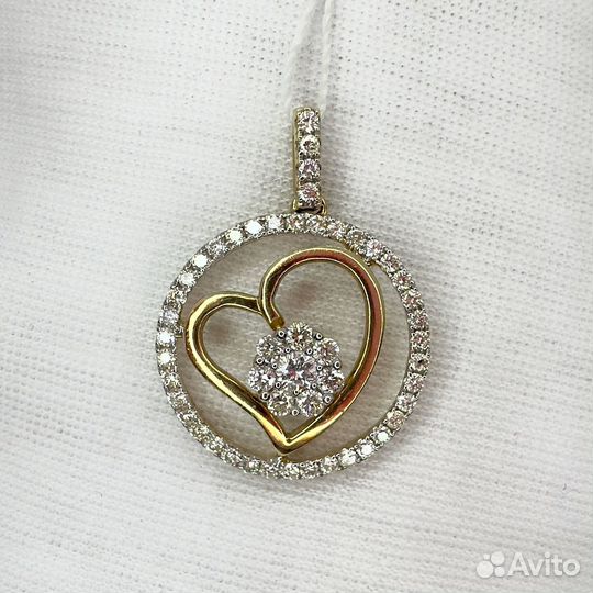 Золотая подвеска с бриллиантом